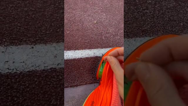 Popping the Nike air pocket смотреть онлайн