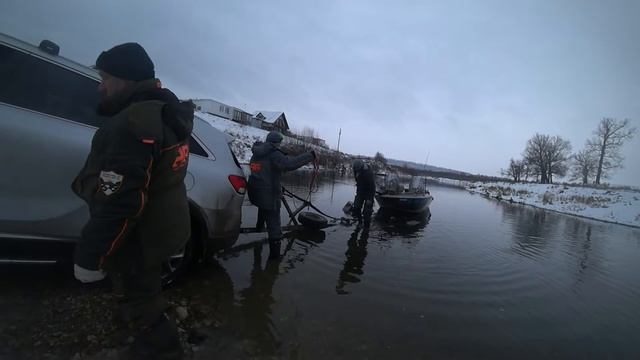 Honda CR-V VS Kia Sorento Prime Корабкаемся в снежную гору с снаряженными катерами....Реальный тест смотреть онлайн