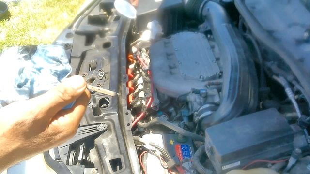 See my balding head showing you the last part of my 2007 Saturn AWD transmission service ? смотреть онлайн