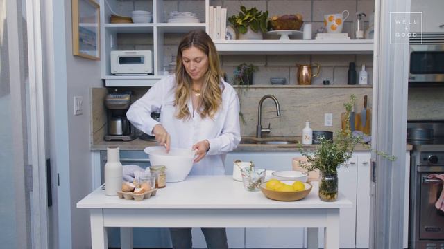 Lemon Rosemary Olive Oil Cake Recipe | Alt-Baking Bootcamp | Well+Good смотреть онлайн