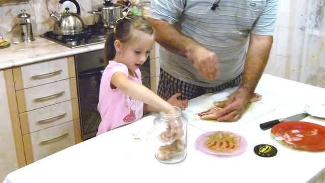 Солим сало в рассоле с чесноком и специями смотреть онлайн