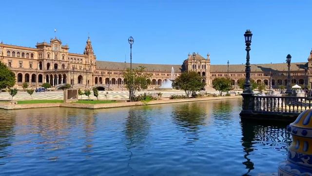 3 Days in Sevilla, Spain || A Weekend trip from Madrid! смотреть онлайн