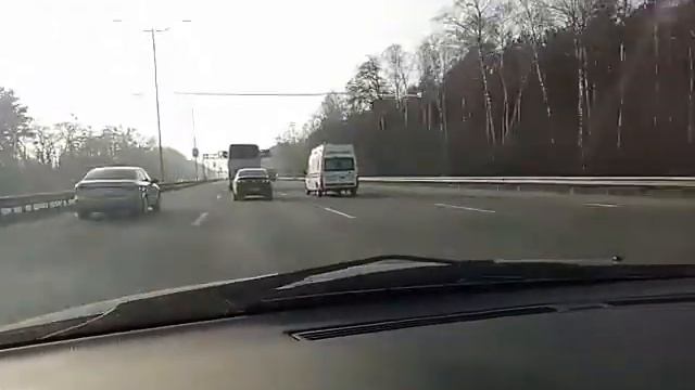 Колонна скорых движется из Аэропорта Борисполь в сторону Киева смотреть онлайн