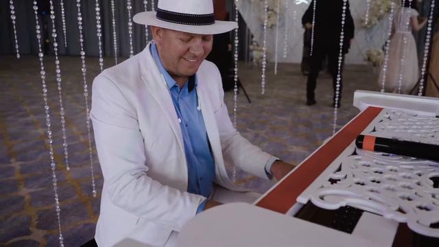 BACKSTAGE MELODY OF DIAMONDS смотреть онлайн