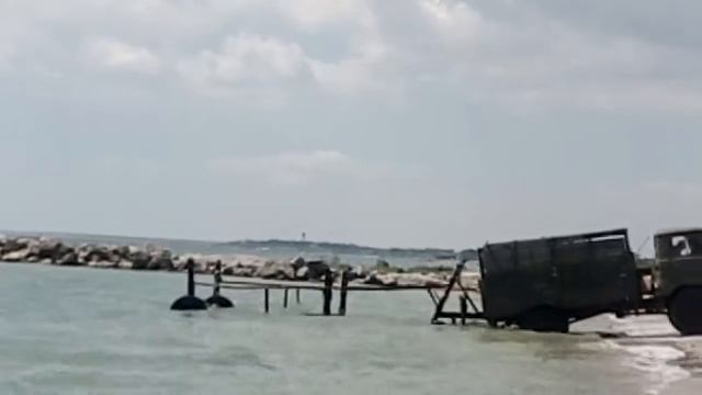 Плавающий трактор. смотреть онлайн