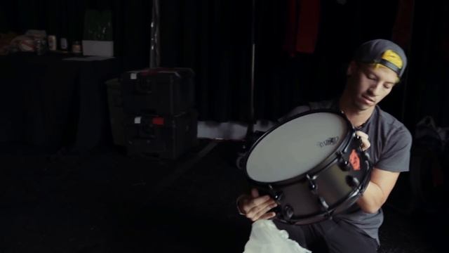 Josh Dun Unboxing the new Crowd Snare - His latest signature SJC snare! смотреть онлайн