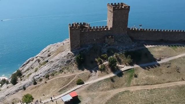 Генуэзская крепость в Судаке. Прогулка по крепости. Крым 2018 смотреть онлайн