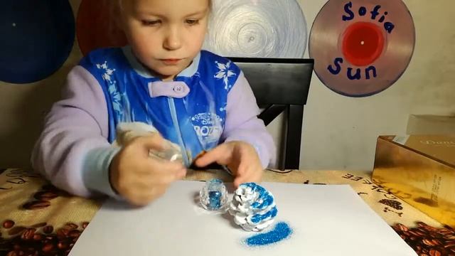 Елочные игрушки из шишек своими руками. смотреть онлайн