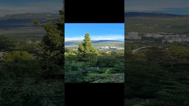 вид с балкона гостиницы в Ялте.09.2022