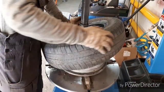 Ремонт бокового прокола латкой. Ремонт шины. смотреть онлайн