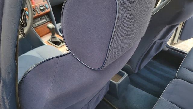 1994 Mercedes E250d interior and engine start смотреть онлайн