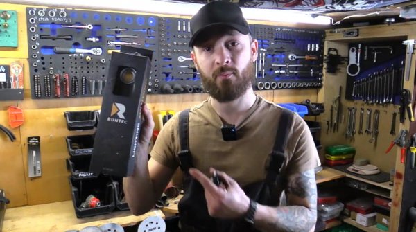 Обзор Фонарь с УФ-светодиодом RUNTEC RT-AT500