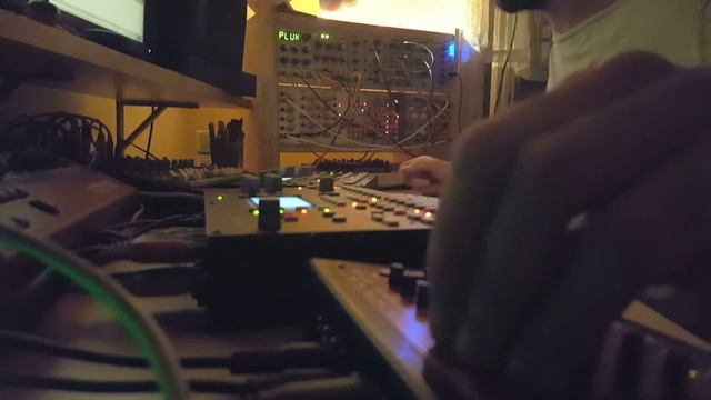 Acidy dub techno jam with a modular смотреть онлайн