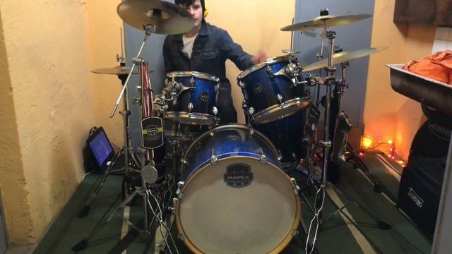 Tia333 Studios - Smells Like Teen Spirit | Drum Cover смотреть онлайн