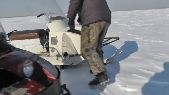 Покатушки на снегоходе БУРАН по озеру №2 смотреть онлайн