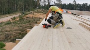 Страховка на крыше. Блоки защиты от падения самонатяжные со стальными тросами.