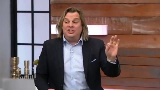 #1 Secret To Reading Body Language with Expert Mark Bowden смотреть онлайн