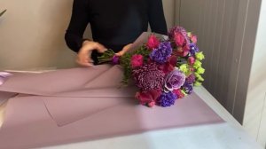 УПАКОВКА БУКЕТА В ПЛЁНКУ . ФЛОРИСТИКА ДЛЯ НАЧИНАЮЩИХ