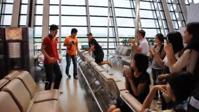In pudong airport смотреть онлайн