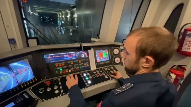 Работа машиниста при въезде на станцию. mov смотреть онлайн