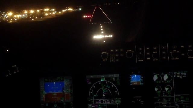 Landing in Novosibirsk UNNT OVB Embraer 190 смотреть онлайн