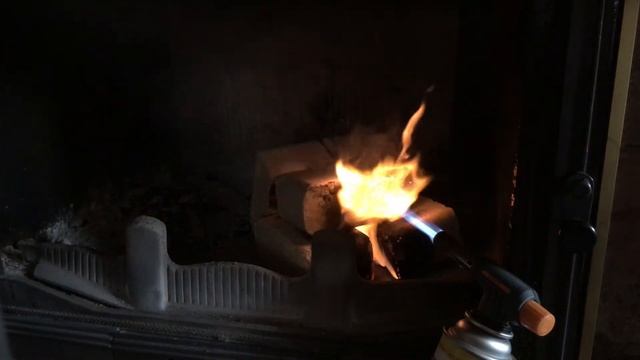 Супер простой способ розжига топливных брикетов смотреть онлайн