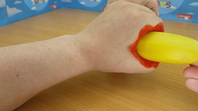 Рот съедает банан. смотреть онлайн