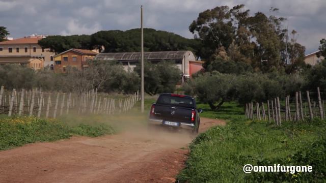 Mercedes-Benz Classe X | Perché comprarlo... e perché no смотреть онлайн