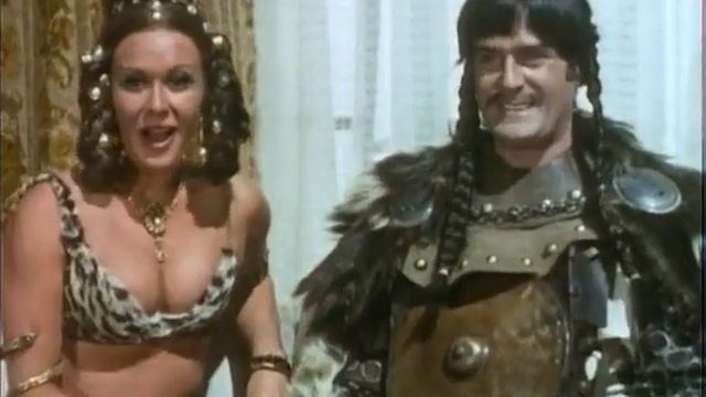 Monty Python "The Attila the Hun Show" - I Want You Kids to Get A Head смотреть онлайн
