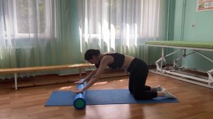 Мобильность грудного отдела позвоночника и в целом всей спины с помощью ролла
