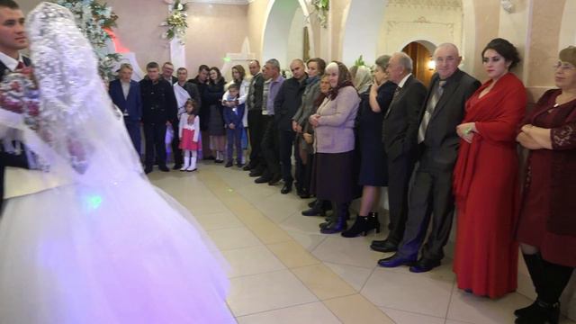 Василь та Василина Перший весільний танець смотреть онлайн