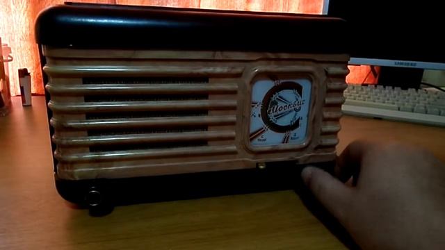 Советский радиоприёмник "Москвич" после переделки под FM диапазон. смотреть онлайн