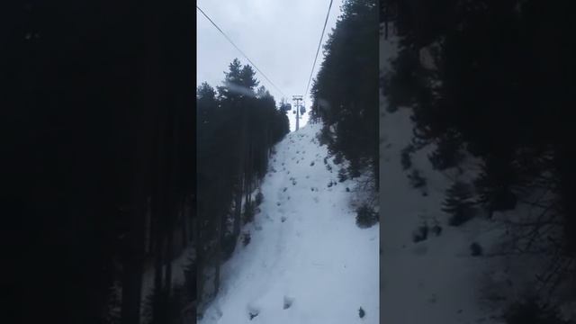 Mountain climbing by gondola, lift pass, ski (cab view) (Bansko) (part 3) смотреть онлайн