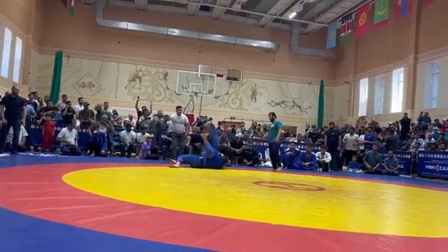 Мусобикаи гуштингири дар шахри Якутия Эмомали Мачидов 25-06-2023 смотреть онлайн