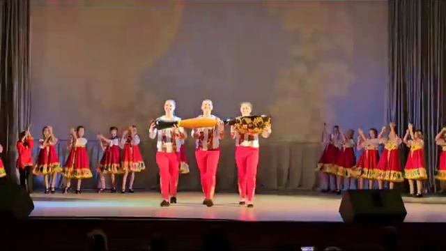 "Четыре двора" Ансамбль "Ложкари" районный дом культуры Адлер смотреть онлайн