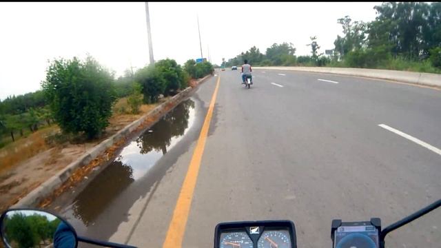 Honda CG125 Vs Yamaha YBR125 GPS Top Speed Check || Comfort Rides смотреть онлайн