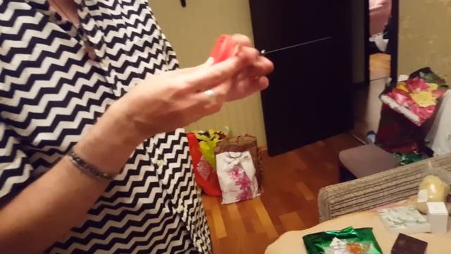 ПОДАРКИ ИЗ МОСКВЫ ЧАСТЬ 1 смотреть онлайн