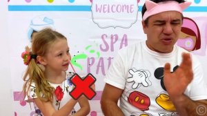 Настя устроила для папы салон красоты. Веселое видео для детей