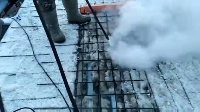 Очистка арматуры от снега и наледи парогенератором смотреть онлайн