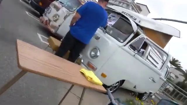 VW ID. Buzz reveal in Huntington Beach, California, June 2, 2023 смотреть онлайн