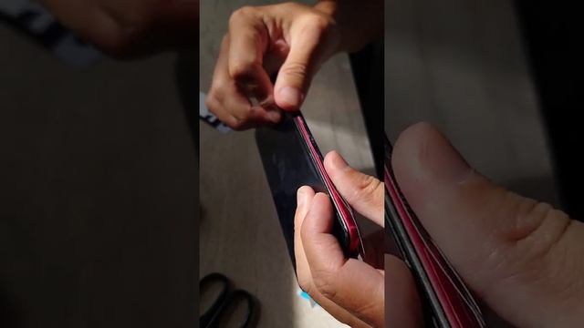 Как клеить гидрогелевую пленку(с краями) с рисунком, на заднюю крышку. смотреть онлайн