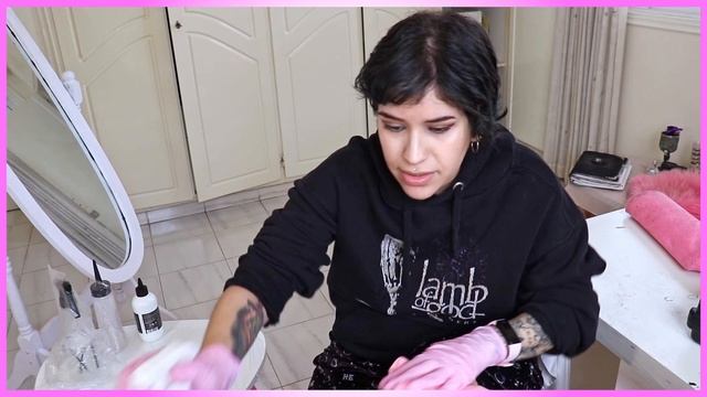 Tattooing my KNEE смотреть онлайн
