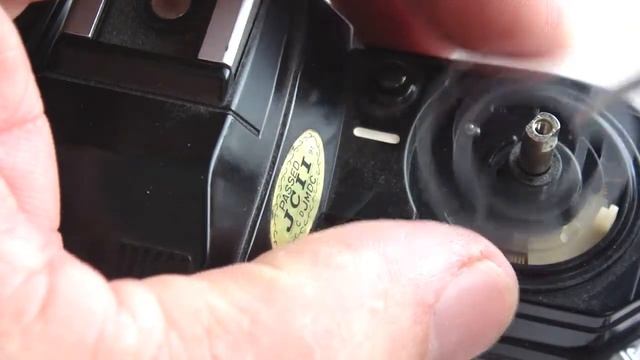 Fix Old Cameras: Minolta X 700 Top Cover Removal смотреть онлайн