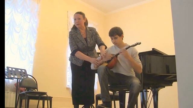 Постановка правой руки у Домриста смотреть онлайн