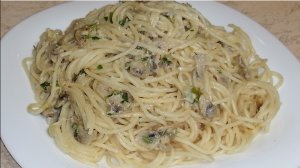Спагетти с грибным соусом и сыром