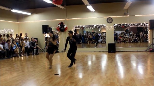 Jose Luis Gutierrez & Emmy Aragon - Elegant Rumba 5yr Anniv Gala (Salsa Performance, Oct 2012) смотреть онлайн