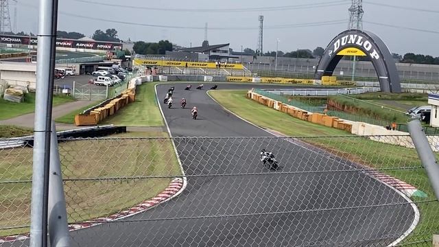 【VT250スパーダ】筑波ツーリストトロフィー　フロンティア2クラス 今人気の4サイクル2気筒のバイクでレースに出れる！バイアスタイヤ限定　サーキット走行レース初心者にオススメのクラスが面白い！ смотреть онлайн