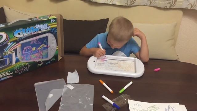 GLOW DRAWING BOARD 3D РАЗПАКОВКА ОБЗОР ИГРУШЕК НА КАНАЛИ СИМОН РИСОВАНИЕ ДЛЯ ДЕТЕЙ смотреть онлайн