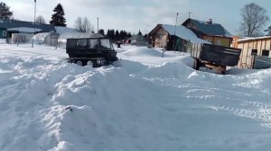 Самодельный гусеничный вездеход, застрял..mp4