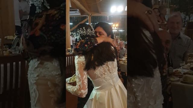 г.Гагра Абхазская свадьба, меня накормили свадебным тортом😊🤗😍 смотреть онлайн